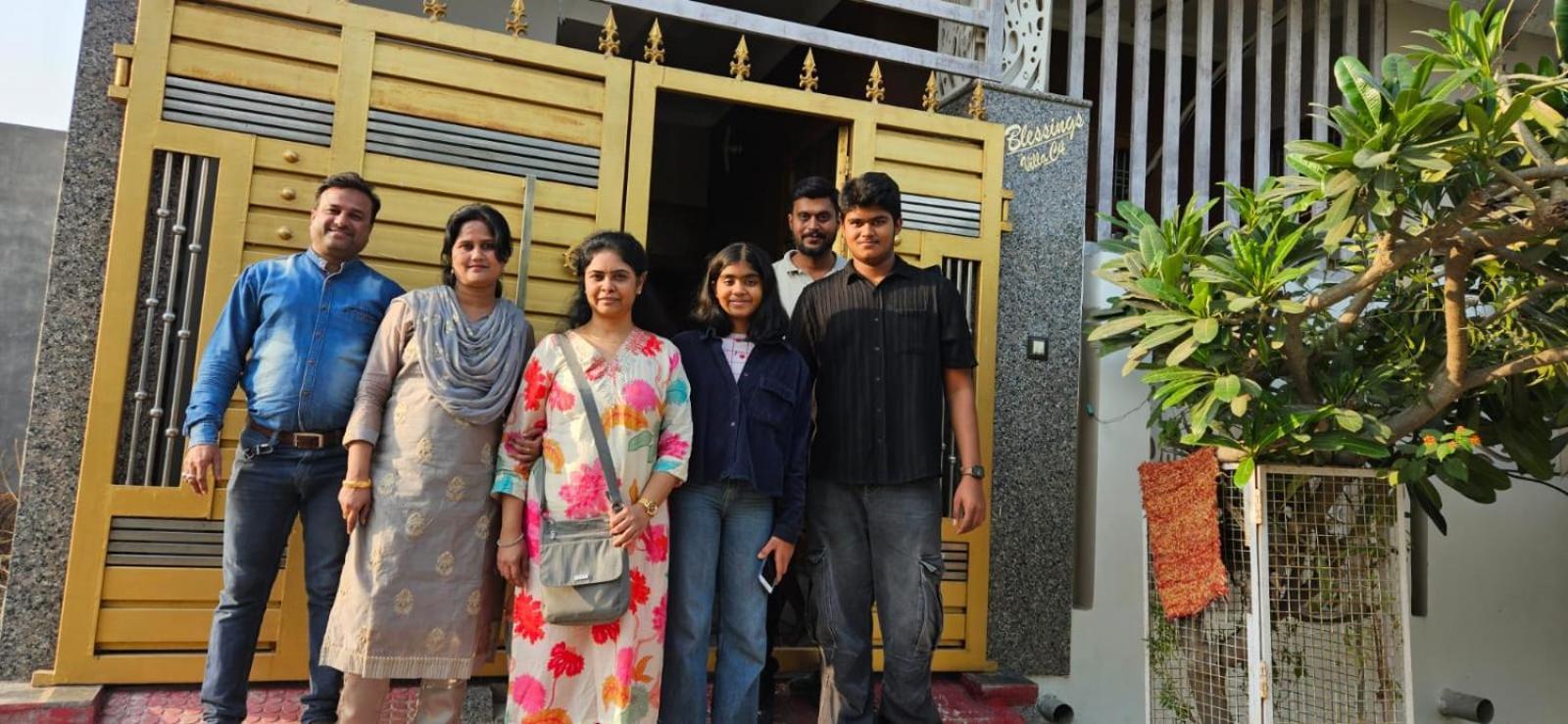 Blessing'S Home Stay 4 Bedroom Luxury Villa Lucknow Esterno foto