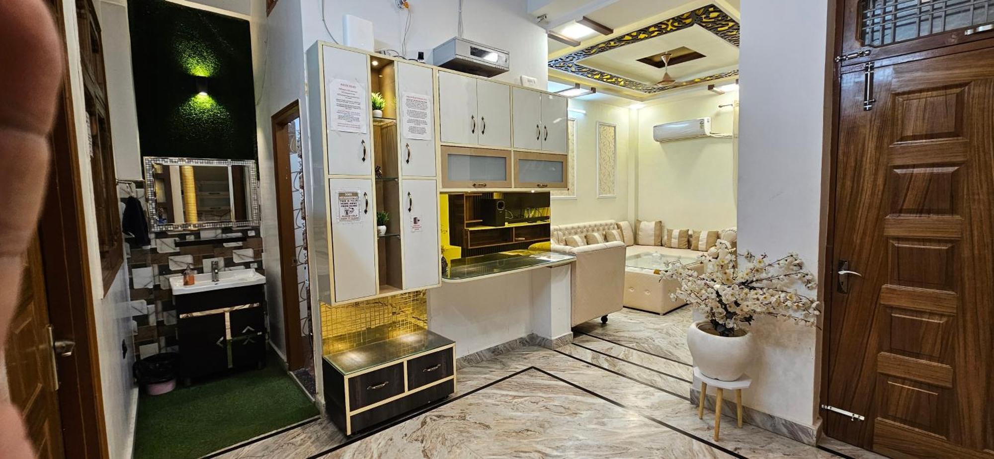 Blessing'S Home Stay 4 Bedroom Luxury Villa Lucknow Esterno foto